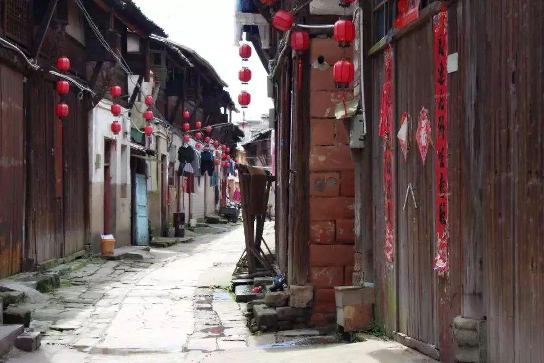 探秘打篮球时什么一跳-你身边的蜗牛问答平台